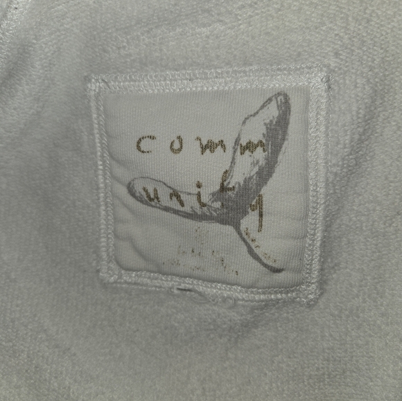 Aritza Community Hoodie - Picture 9 of 9